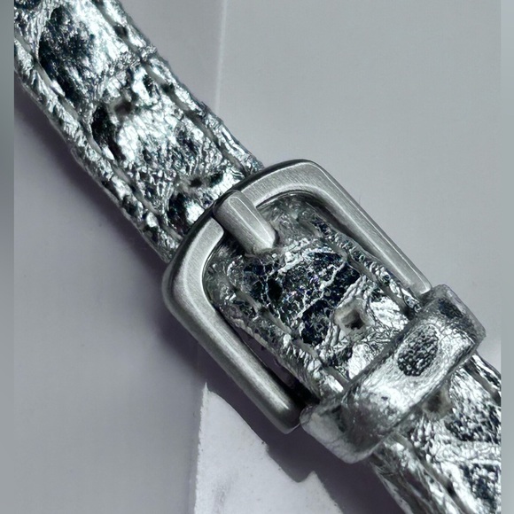 Isola‎ Fidelia Metallic Crocodile Silver 3” Wedge Strappy Heels Sandal Shoes 9 - Picture 9 of 17